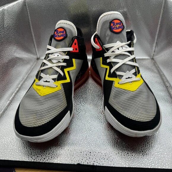 Size 10 Nike Multicolor Space Jam x LeBron 18 Low Sylvester x Tweety CV7562-103 - Picture 2 of 15